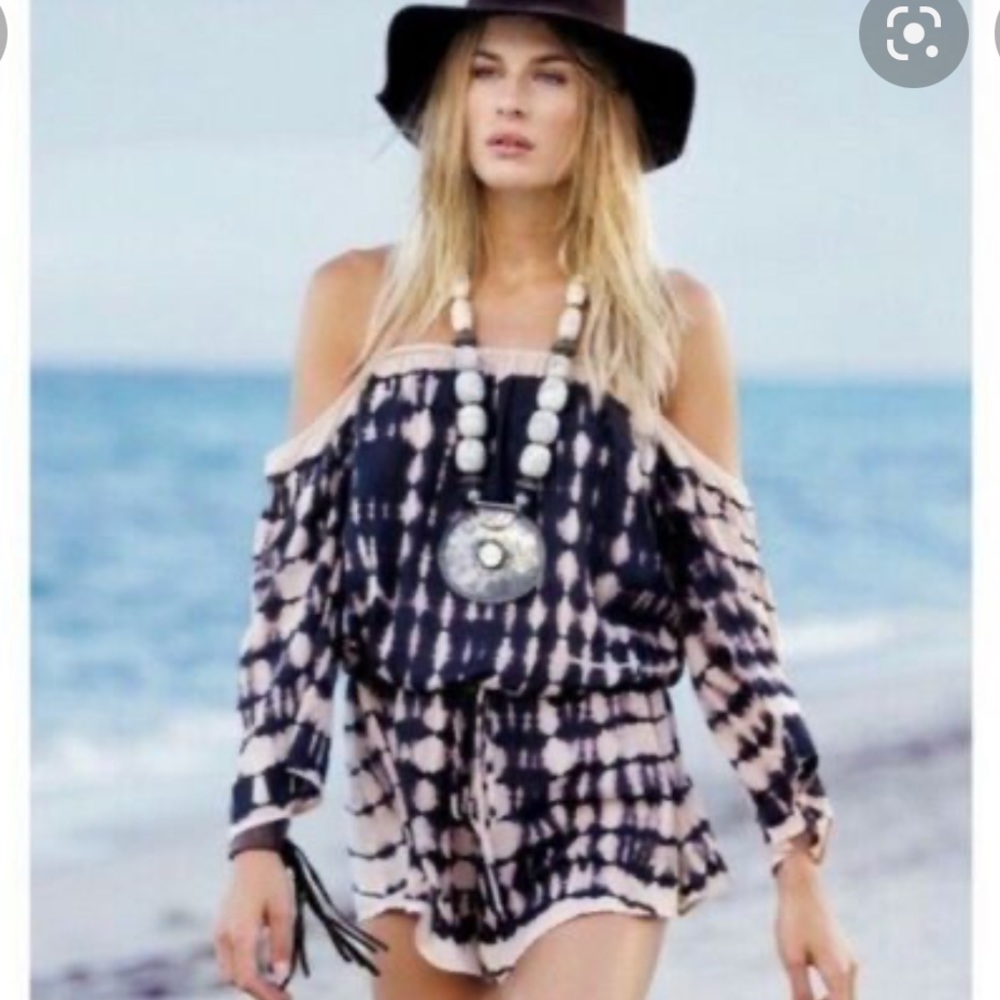 ! Elan Tie Dye Off Shoulder Romper Size Small